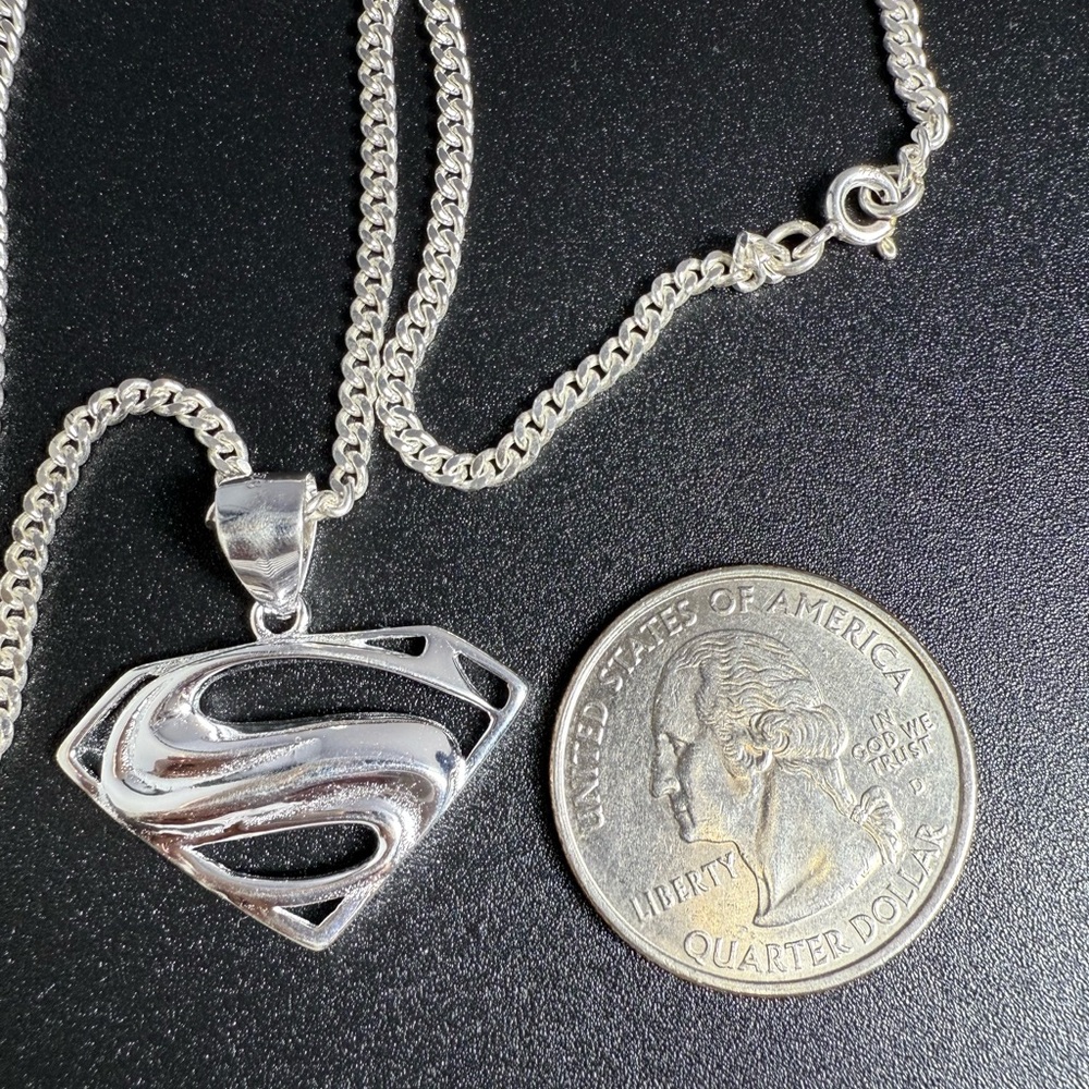 Superman necklace 24" - Picture 5 of 5